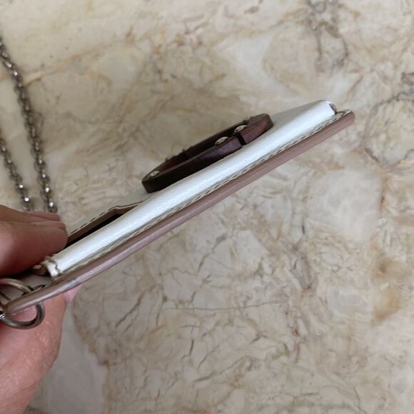 Rare Tod’s Leather IPod Nano Wearable Case Necklace - Picture 10 of 12